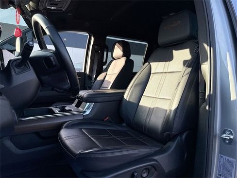 Used 2024 Chevrolet Silverado 3500 High Country w/ Technology Package image 11