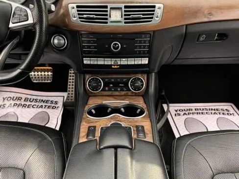 Used 2015 Mercedes-Benz CLS 550 w/ Premium Package image 32
