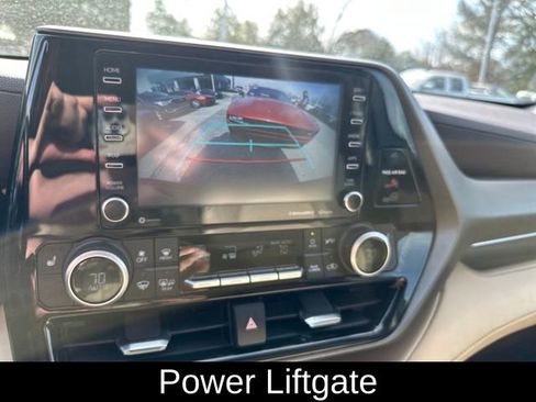 Used 2021 Toyota Highlander XLE image 14