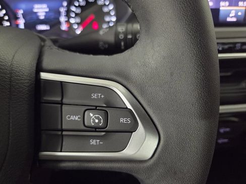 Used 2025 Jeep Compass Latitude w/ Altitude Special Edition AWD/4WD image 17