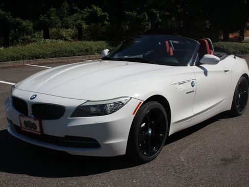 Used 2011 BMW Z4 sDrive30i image 2
