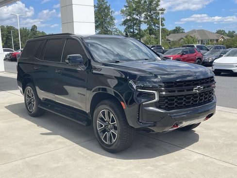 Used 2023 Chevrolet Tahoe Z71 w/ Luxury Package AWD/4WD image 5