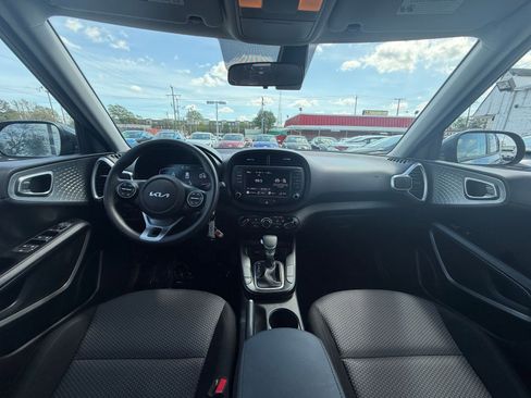 Used 2025 Kia Soul LX w/ LX Technology Package image 31
