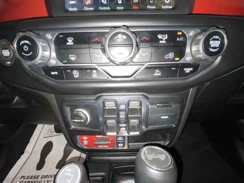 Used 2021 Jeep Wrangler Unlimited Rubicon AWD/4WD image 19