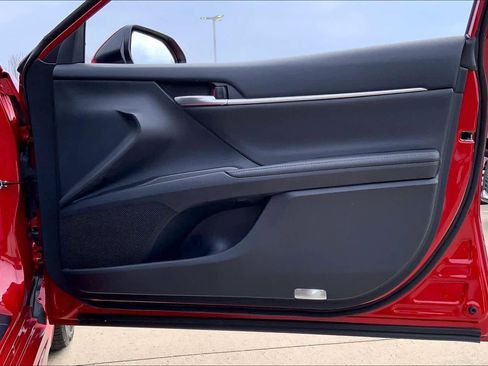 Used 2021 Toyota Camry XSE image 23