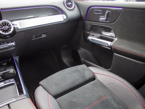 Used 2025 Mercedes-Benz GLB 35 AMG 4MATIC image 20