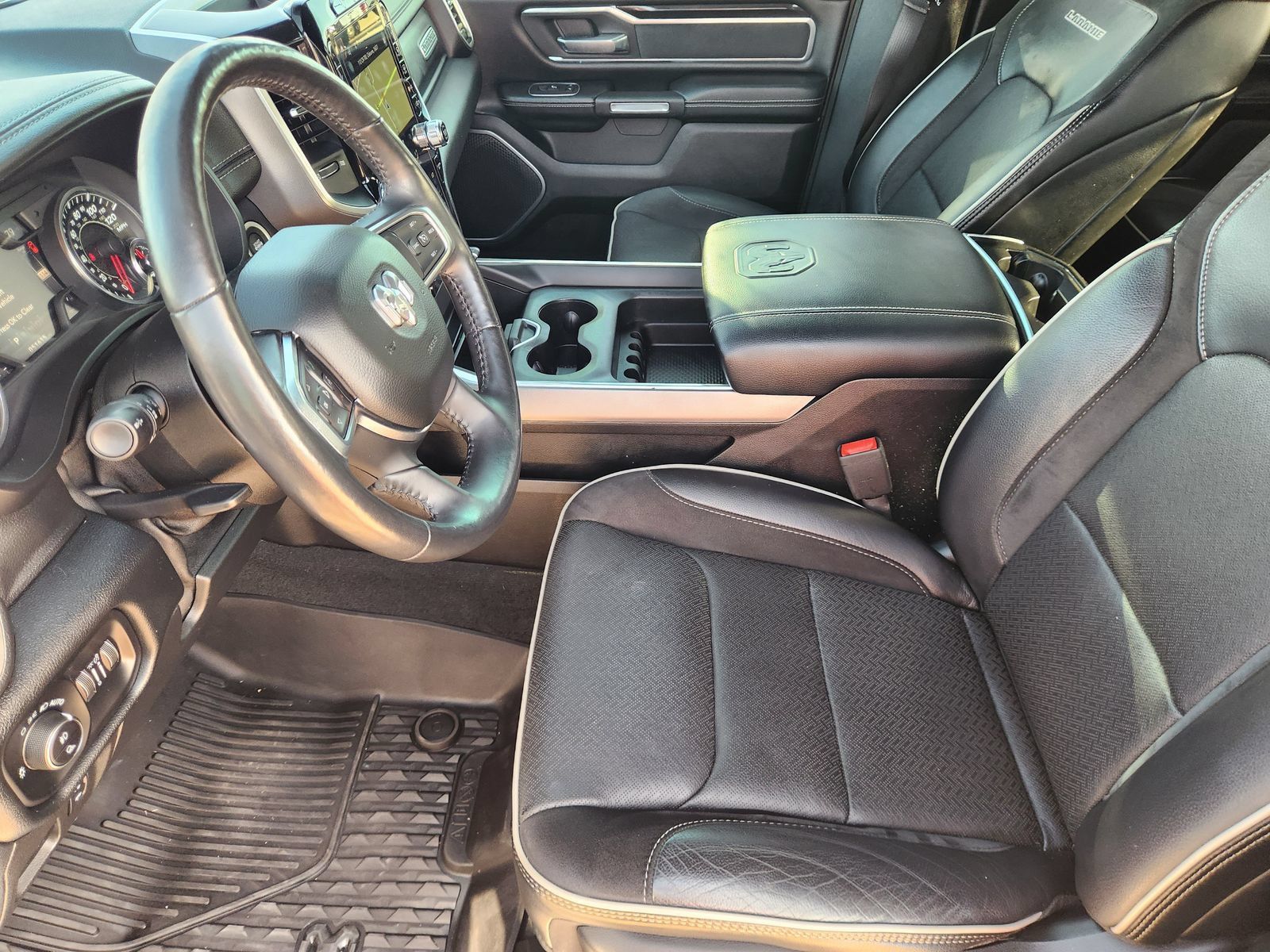 Used 2020 RAM 1500 Laramie w/ Sport Appearance Package AWD/4WD image 13