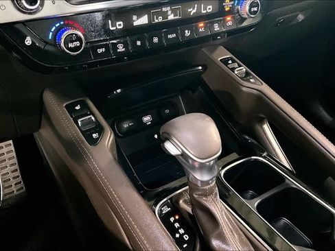 Used 2021 Kia Telluride SX w/ Towing Package AWD/4WD image 25