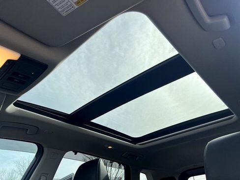 Certified 2023 Nissan Rogue SV w/ SV Premium Package image 19