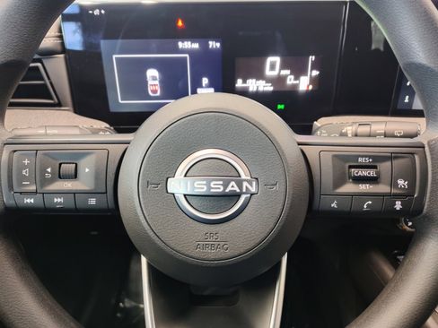 Certified 2025 Nissan Kicks SV image 20