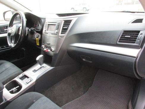 Used 2014 Subaru Outback 2.5i Premium w/ Moonroof Package image 19