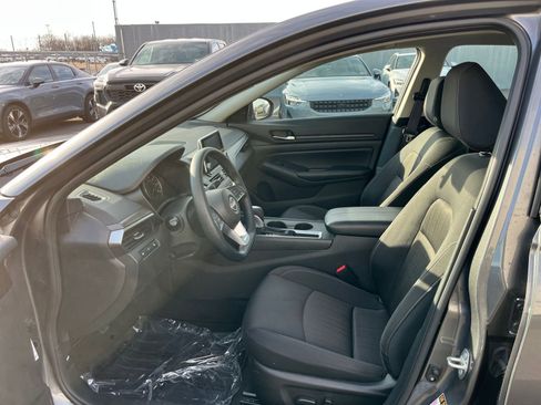Used 2025 Nissan Altima 2.5 SV image 27