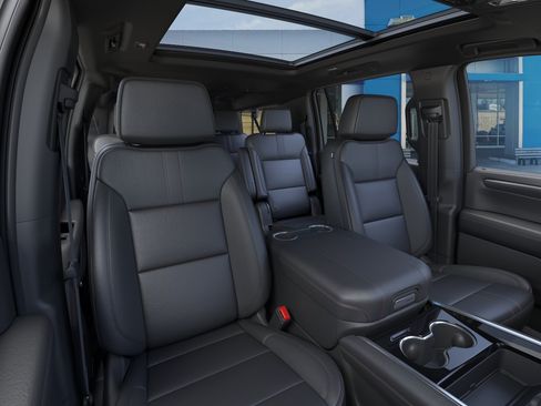 New 2026 Chevrolet Suburban RST w/ Advanced Technology Package AWD/4WD image 17