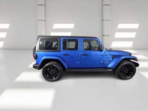 Used 2022 Jeep Wrangler Unlimited Sahara image 4