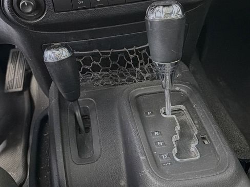 Used 2015 Jeep Wrangler Sahara w/ Connectivity Group image 17