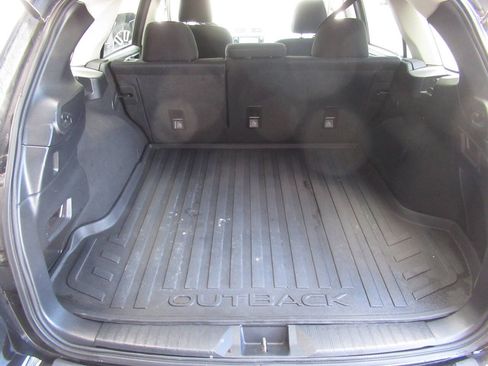 Used 2018 Subaru Outback 2.5i Premium AWD/4WD image 11