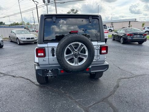 Used 2020 Jeep Wrangler Unlimited Sahara AWD/4WD image 6