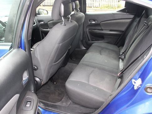 Used 2013 Dodge Avenger SE FWD image 14