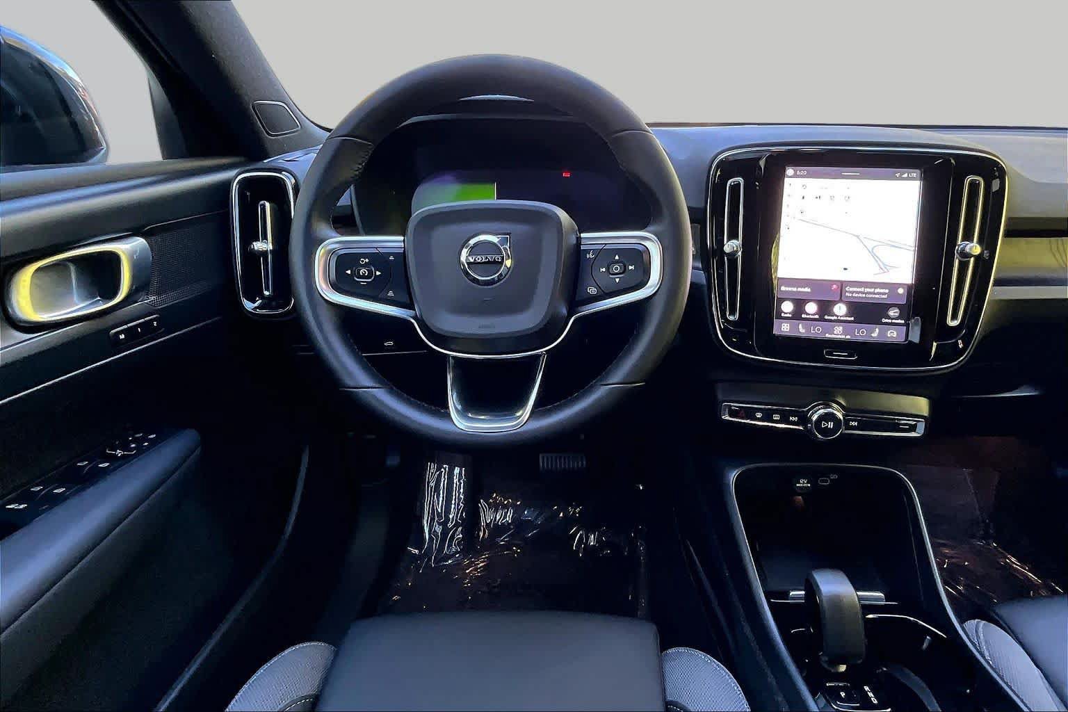 Used 2023 Volvo XC40 Recharge Core AWD/4WD image 5