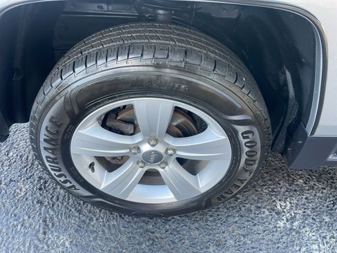 Used 2014 Jeep Patriot Latitude image 14