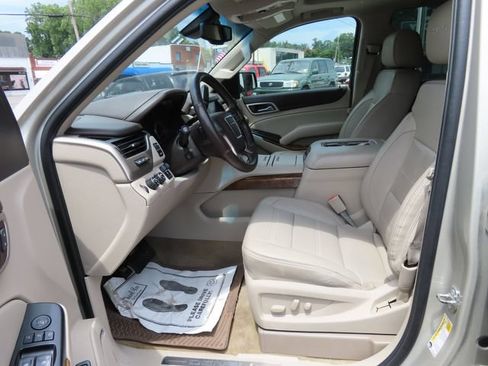 Used 2015 GMC Yukon Denali w/ Premium Package AWD/4WD image 19