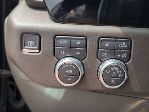 Used 2023 GMC Sierra 1500 SLT w/ SLT Premium Package AWD/4WD image 27