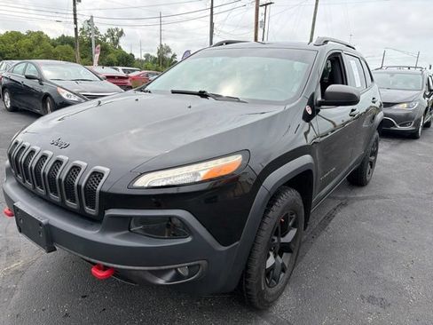Used 2016 Jeep Cherokee Trailhawk AWD/4WD image 3