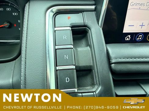 Used 2021 Chevrolet Tahoe Z71 w/ Luxury Package AWD/4WD image 16