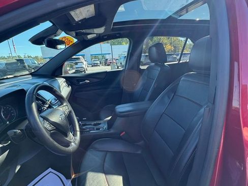 Used 2022 Chevrolet Equinox RS w/ RS Leather Package image 9