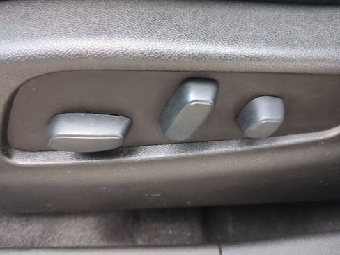 Used 2019 Cadillac XT4 Premium Luxury w/ Cold Weather Package image 17