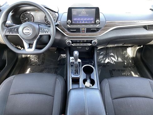 Certified 2024 Nissan Altima 2.5 SV FWD image 16