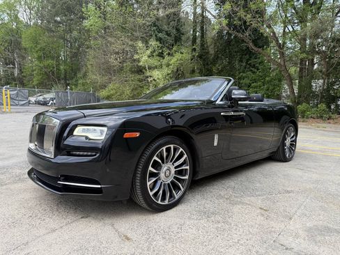 Used 2018 Rolls-Royce Dawn RWD image 22
