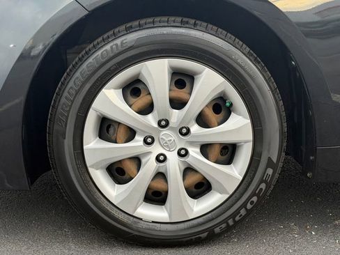 Used 2020 Toyota Corolla LE image 11