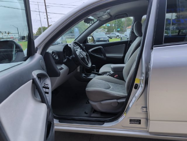 Used 2012 Toyota RAV4 4WD w/ Value Pkg image 10