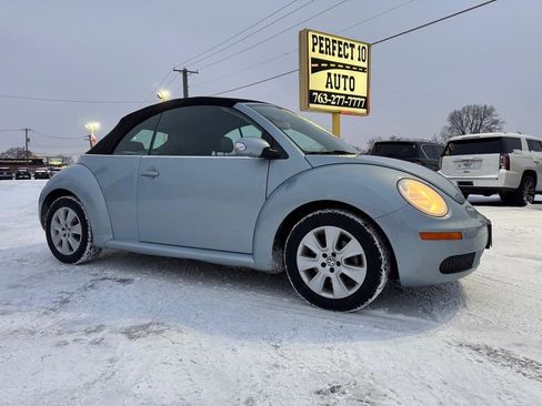 Used 2009 Volkswagen Beetle S image 2