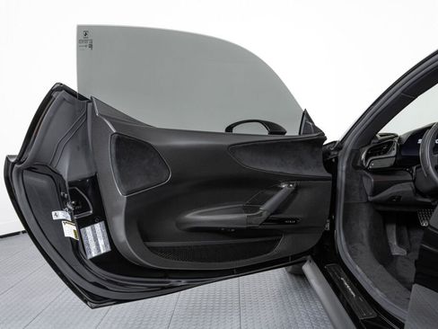 Used 2022 Ferrari SF90 Stradale image 28