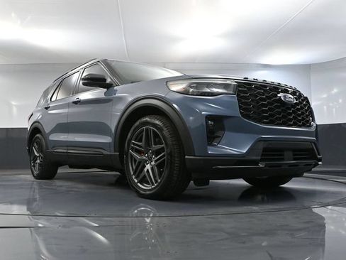 Used 2025 Ford Explorer ST AWD/4WD image 59