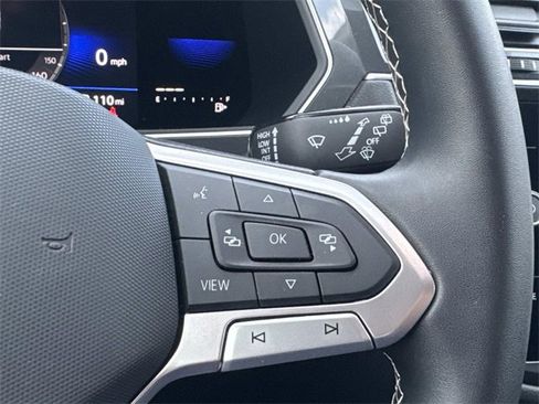 Certified 2022 Volkswagen Tiguan SE image 19
