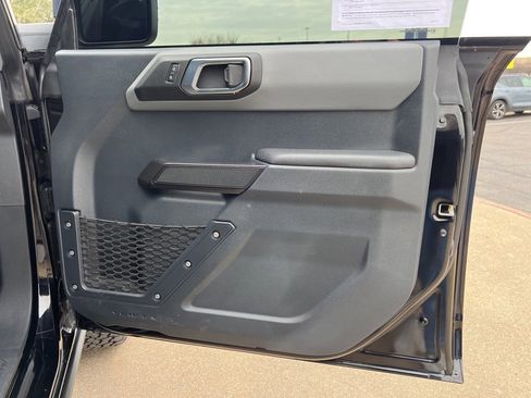 Used 2024 Ford Bronco Black Diamond image 11