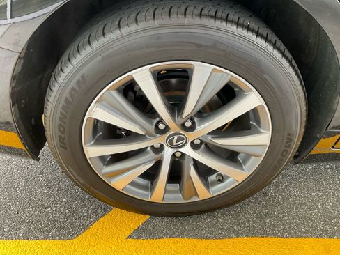 Used 2021 Lexus ES 250 image 27