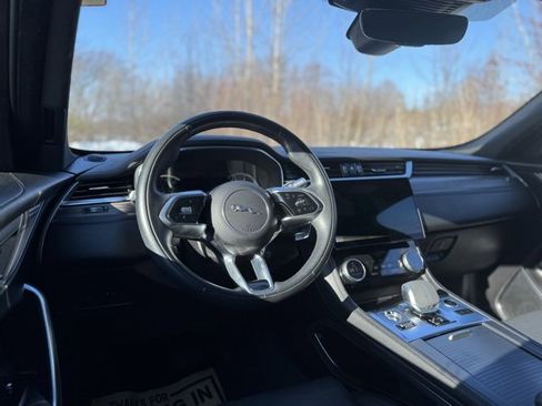 Used 2022 Jaguar F-PACE S image 23
