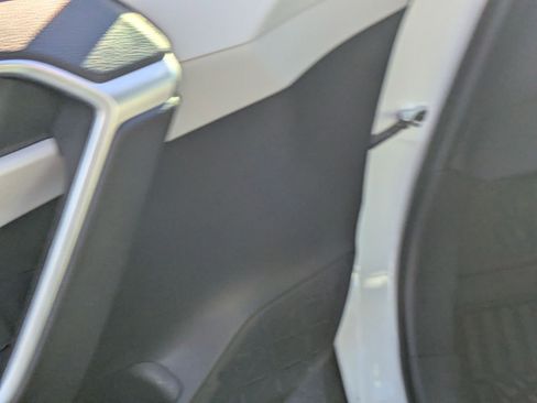 Used 2021 Toyota RAV4 XLE image 12