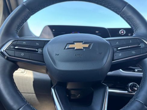 Used 2025 Chevrolet Equinox LT FWD image 28