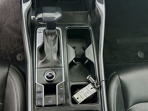 Used 2024 Kia Sorento S image 25