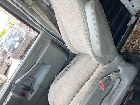 Used 2017 Chevrolet Express 2500 Extended RWD image 4