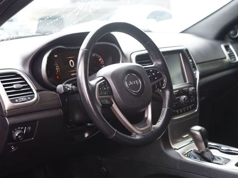 Used 2018 Jeep Grand Cherokee Altitude image 11