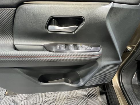 New 2026 Nissan Kicks SR image 14