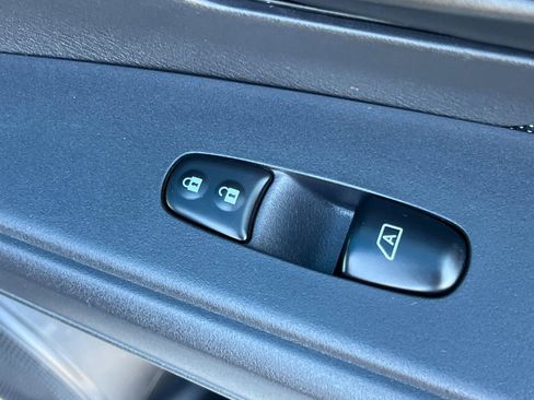 Used 2020 Nissan Kicks S FWD image 23