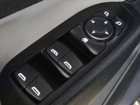 Used 2020 Chevrolet Equinox LS w/ LS Convenience Package FWD image 10