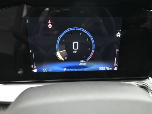 Used 2025 Chevrolet Trax LT FWD image 11